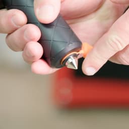 Starlyf Clean All Vac 3-in-1 - Draadloze Mini Kruimeldief, Blazer en Opblaaspomp met Gordelsnijder en Noodhamer — thumbnail 2