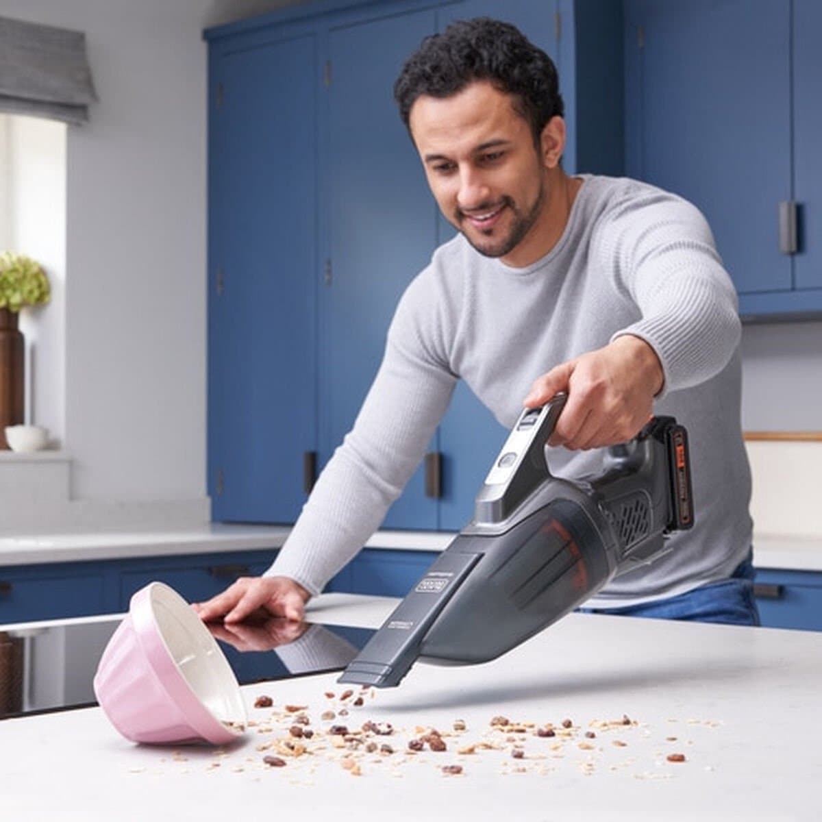 BLACK+DECKER 18V 1.5Ah Powerconnect Kruimeldief - BCHV001C1-QW — afbeelding 1