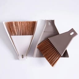 Mini Bezem Set - Stofpan Borstel - Desktop Schoonmaken - Ruimtebesparend Opbergen - 15x17cm - Willekeurige Kleur — thumbnail 3