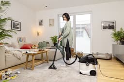 Kärcher SE 5 Tapijtreiniger - Vlekkenreiniger - 4 / 4 liter - Nat- en droog stofzuiger - Geschikt voor oa. autostoelen - bureaustoelen - banken - hondenmanden, tapijten, vloerkleden, baby- en kinderstoelen — thumbnail 2