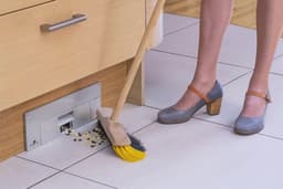 Ruimtebesparende Ondertafelstofzuiger met 1200W Motor en Ultra Uitschuifbare Slang — thumbnail 3