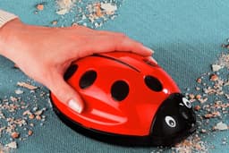 Kruimelverzamelaar - Kruimelreiniger Tafel - Tafel Schoonmaken - Dubbele Borstelrol - 18 x 12 x 6 cm - Rood — thumbnail 2