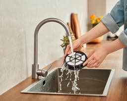 WhirlClean 850W Zakloze Stofzuiger – Lichtgewicht & Krachtig – 2,2L Stofcontainer – Multi-Cyclone Technologie – 5 m Snoer – Voor Tapijt, Harde Vloeren & Dierenhaar – Inclusief 2-in-1 Kierenzuigmond – Compact & Gebruiksvriendelijk — thumbnail 3