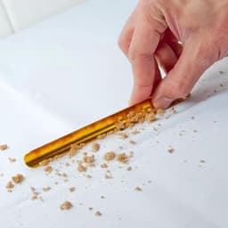 Tafel kruimelborstel - Kruimelverzamelaar - Tafels schoonmaken - Compact en draagbaar - 15 cm lang - Goudkleurig — thumbnail 2