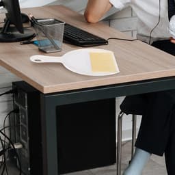 Handbezem en Stoffer - Mini Set - Bureau Reinigen - Compact Ontwerp - 21 cm - Diverse Kleuren — thumbnail 4