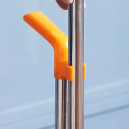 Stofblik met Tanden - Stoffer en blik - Bureau Opruimen - Rubberen Strip - 27x25x80 cm - Veelkleurig — thumbnail 5