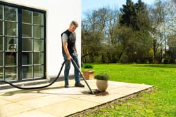 Nilfisk Multi I 12 Home Edition Nat- & Droogzuiger 1100W - 12L Waterzuiger & Stofzuiger met Blaasfunctie - Inclusief Bekledingsmondstuk, Flexibele Kierenzuiger & 4 Fleece Stofzakken — thumbnail 4