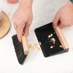 Tafelbezem en Stoffer - Mini schoonmaakset - Bureau schoonmaken - Magnetische bevestiging - 15.5 cm - Zwart — thumbnail 3